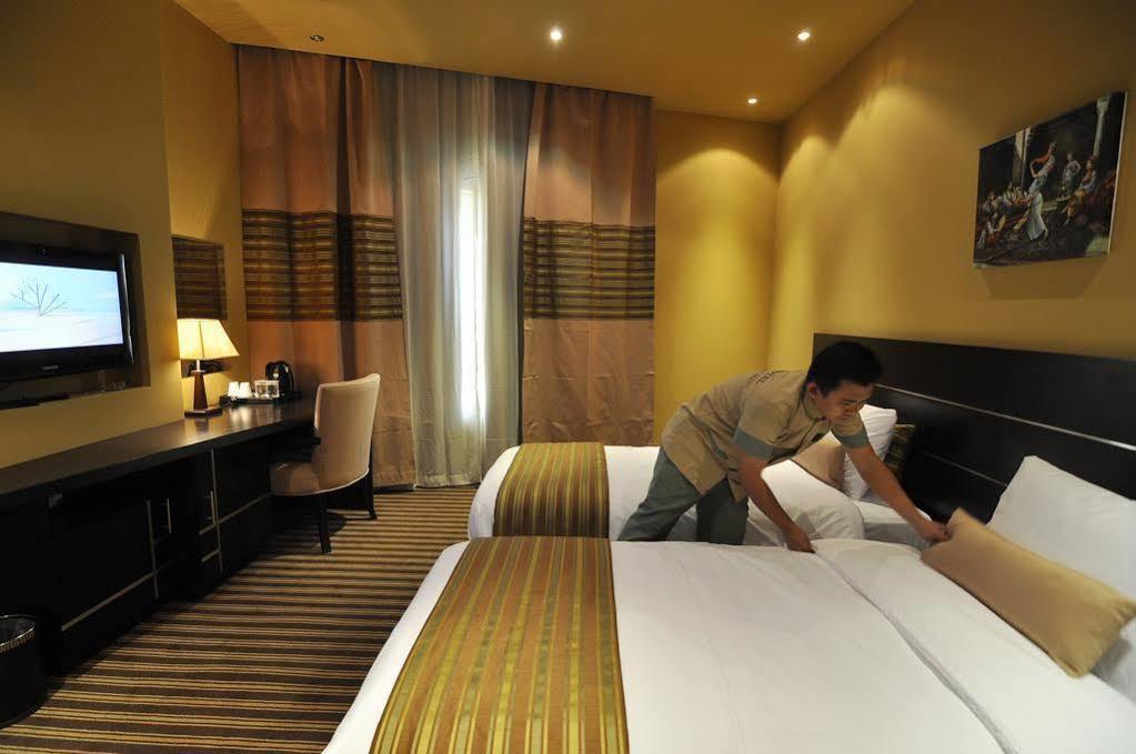 Aldar Hotel Szardża Zewnętrze zdjęcie